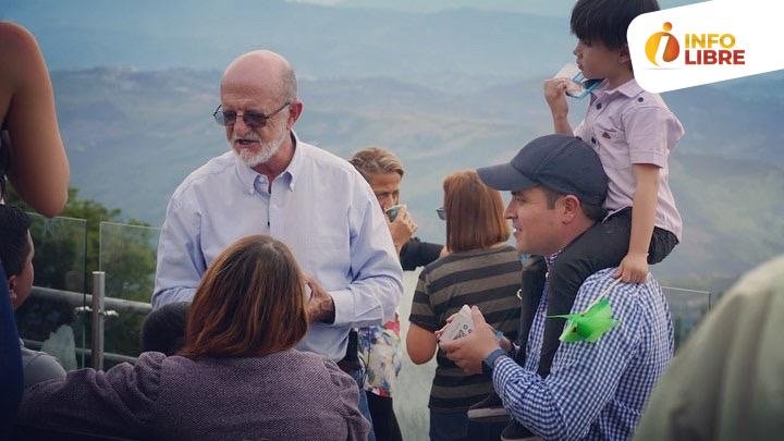 C9A361FF-915A-4BE2-B7FF-4D6A39576FB2