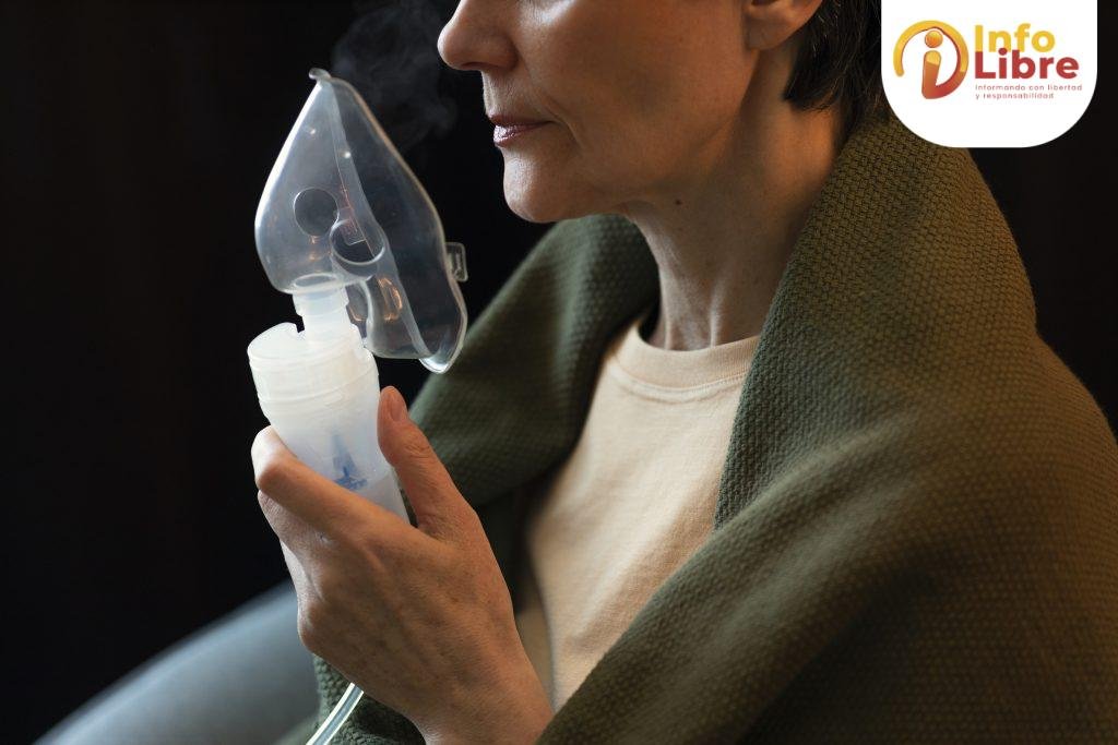vista-lateral-mujer-usando-nebulizador-1024x683 Oxígeno-Requirentes